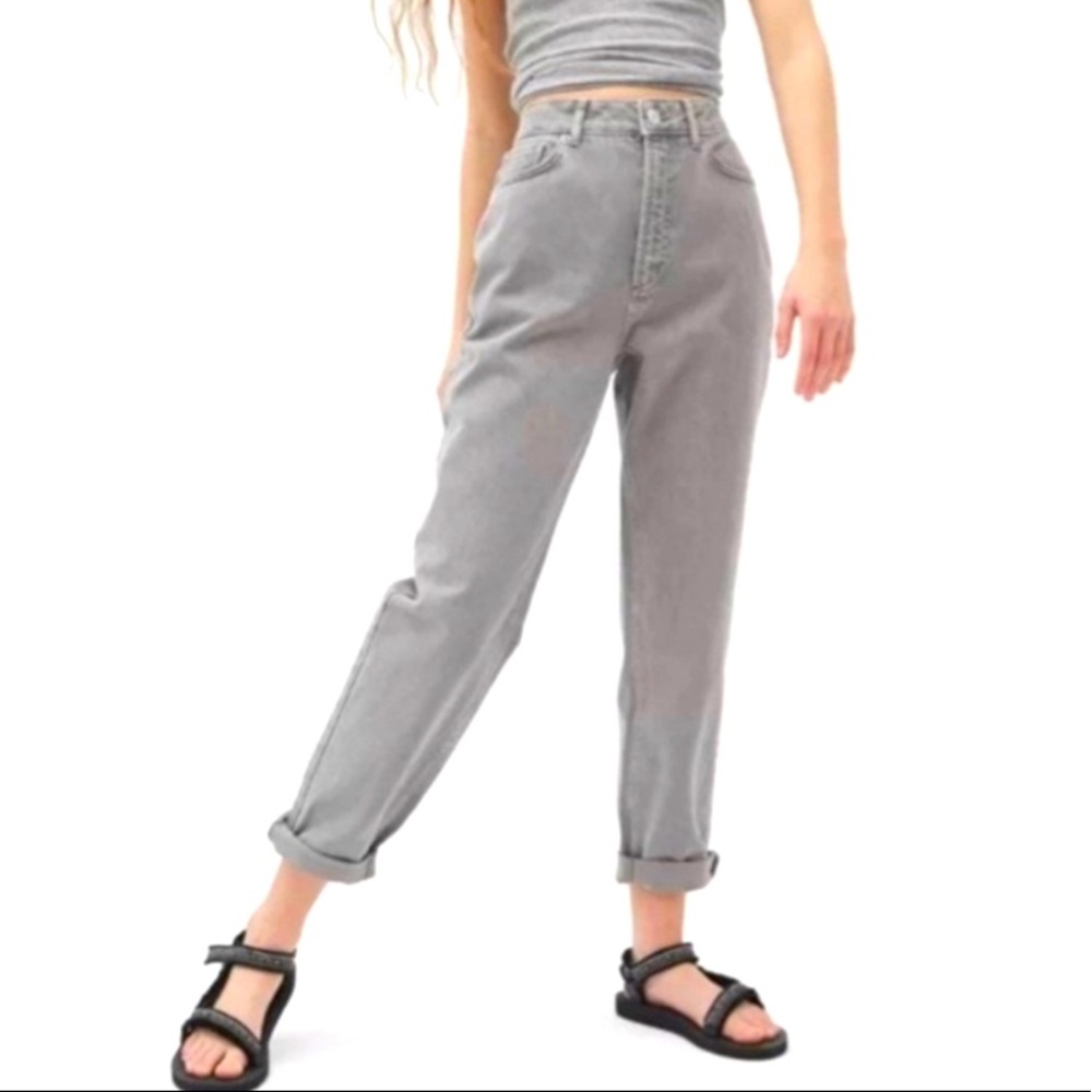 Urban Outfitters BDG High-rise Mom Jeans Size 25- grey wash straight leg